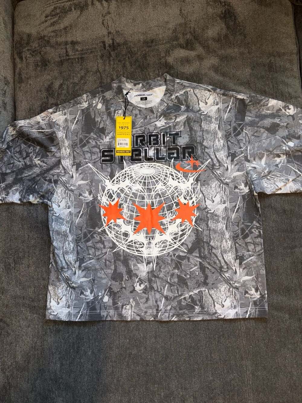 Members Only Orbit Stellar Graphic T-Shirt Size L Cedar Forest Camo